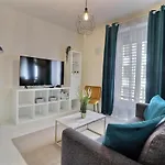 P&r1, One Bedroom, Center